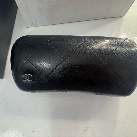 CHANEL Brown Tortoise Sunglasses main image 6